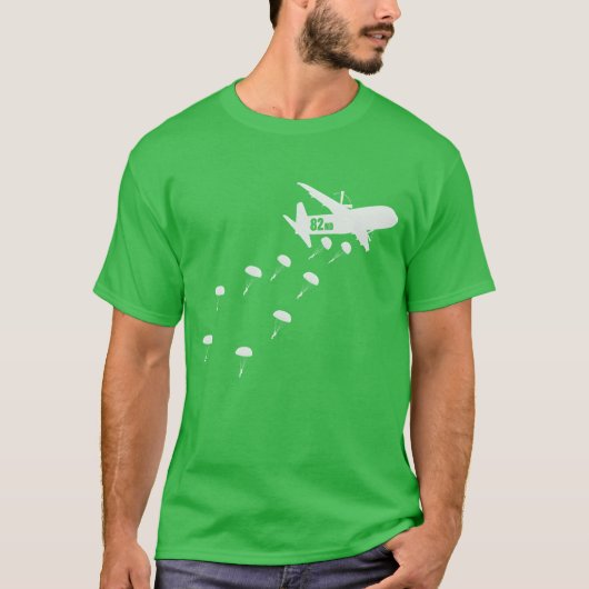 空挺82ND航空機ジャンプ友達 Tシャツ (正面)