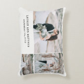 空気のような結婚式3つの写真のコラージュおよび灰色のストライプ アクセントクッション (正面(垂直))