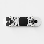 空気を吸い込む恐ろしいゼブラ スケートボード (横)