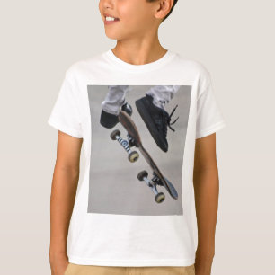 空気スケートボードでの上 Tシャツ