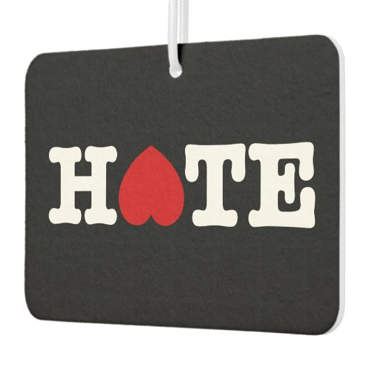 空気清浄剤を嫌う カーエアーフレッシュナー (左)