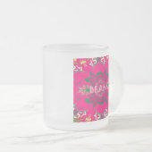 空白のベビー鮮やかなピンクフローラ紫色シェードモノグラム フロストグラスマグカップ (正面右)