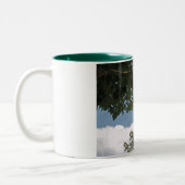 空腹なキリン ツートーンマグカップ (左)