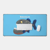 空腹のおもしろいピラニア漫画イラストレーション デスクマット (キーボード&マウス)