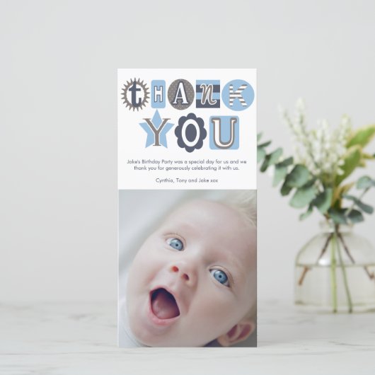 空色の男の子のタイポグラフィの写真カードありがとう サンキューカード (スタンド正面)