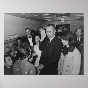 空軍で宣誓を行うLBJ ポスター