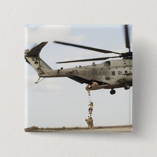 空軍の分隊が戦闘インサートを実施4 缶バッジ (正面)