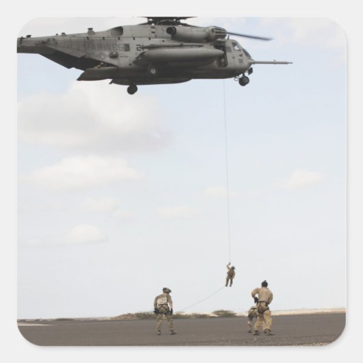 空軍の分隊が戦闘インサートを行う スクエアシール (正面)