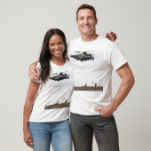 空軍の分隊が戦闘インサートを行う Tシャツ (ユニセックス)