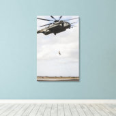 空軍の分隊戦闘機が戦闘用インサートを実施2 キャンバスプリント (インサイチュ (ウッドフロア))