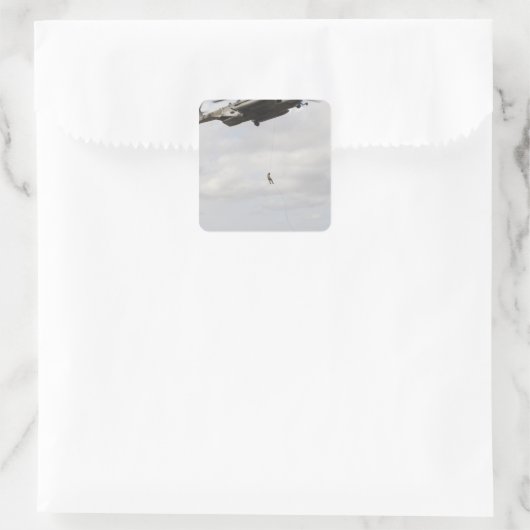 空軍の分隊戦闘機が戦闘用インサートを実施2 スクエアシール (バッグ)