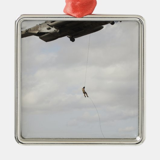 空軍の分隊戦闘機が戦闘用インサートを実施2 メタルオーナメント (正面)