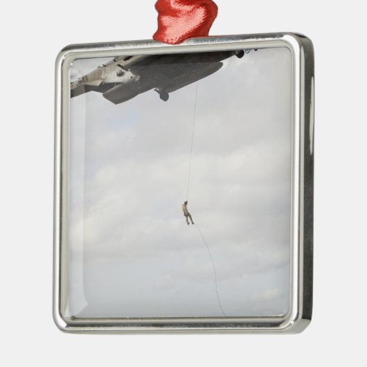 空軍の分隊戦闘機が戦闘用インサートを実施2 メタルオーナメント (左)