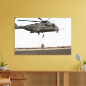 空軍の分隊戦闘機が戦闘用インサート3を実施 キャンバスプリント (インサイチュ (リビング))