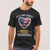 空軍誇りを持ったおばあちゃんおもしろい米国国旗 Tシャツ (正面)