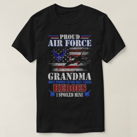 空軍誇りを持ったおばあちゃん米国国旗の退役軍人4th Of Ju Tシャツ (デザイン正面)