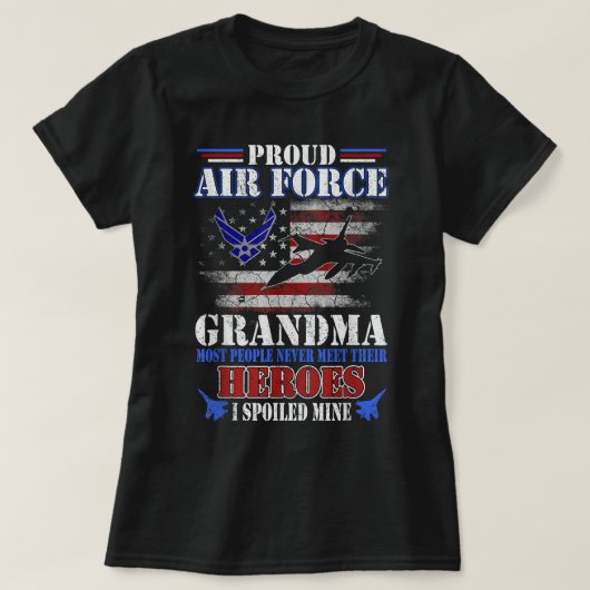 空軍誇りを持ったおばあちゃん米国国旗の退役軍人4th Of Ju Tシャツ (デザイン正面)