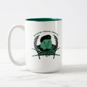 空輸軍隊の軍の記章のスタイル ツートーンマグカップ (左)