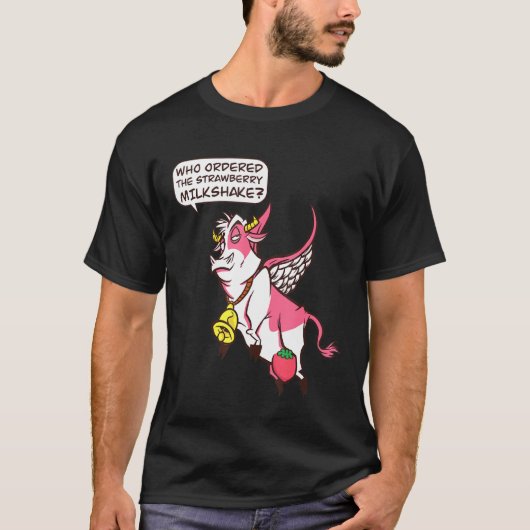 空飛ぶいちごの牛さん いちごミルクシェイク アニメ Tシャツ (正面)