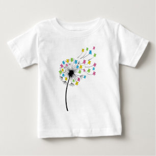 空飛ぶかわいいクマのタンポポの花 ベビーTシャツ
