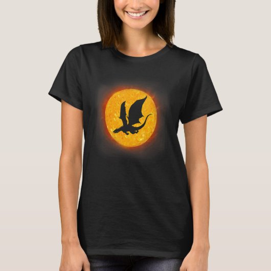 空飛ぶドラゴンと月の神話のドラゴン トカゲ ハロウィン Tシャツ (正面)