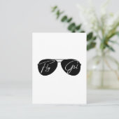 空飛ぶ少女、エビエーターサングラス、スクリプト、かわいい誕生日 ポストカード (スタンド正面)