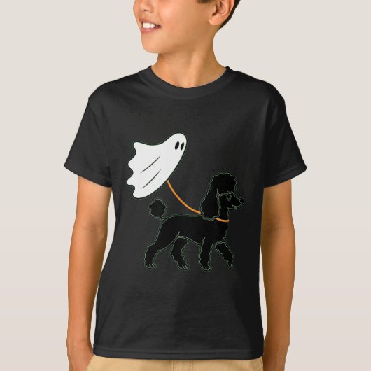 空飛ぶ幽霊の黒プードル - 愛犬家のママとパパ Tシャツ (正面)