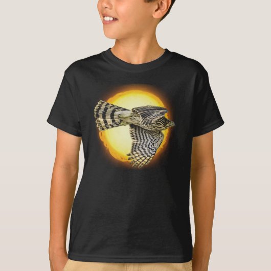 空飛ぶ鷹の炎 Tシャツ (正面)