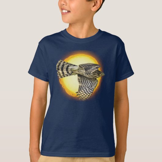 空飛ぶ鷹の炎 Tシャツ (正面)