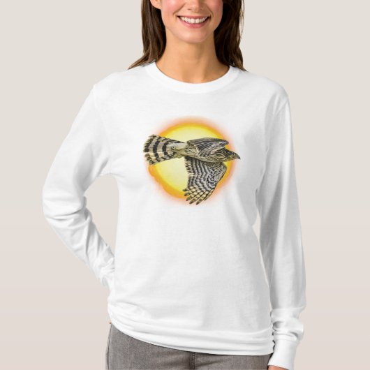 空飛ぶ鷹の炎 Tシャツ (正面)