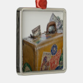 突出のお金が付いている旧式なスーツケース メタルオーナメント (右)