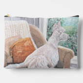 窓から外を見るウェスティン アクセサリーポーチ (正面)