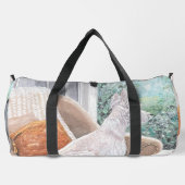 窓から外を見るウェスティン ダッフルバッグ (裏面)