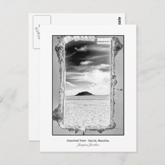窓から砂漠の風景を見たポストカード ポストカード (正面/裏面)