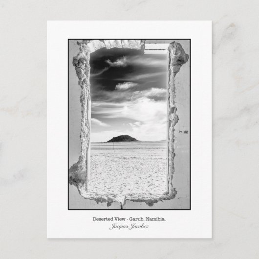 窓から砂漠の風景を見たポストカード ポストカード (正面)