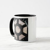 窓から見えるサハラ砂漠 マグカップ (正面左)