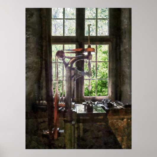 窓でドリルを押す ポスター (正面)