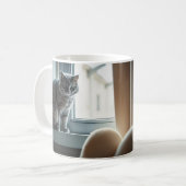 窓とソファのそばの穏やかな猫たち コーヒーマグカップ (正面左)
