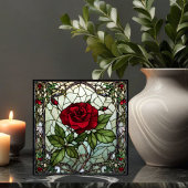窓に赤いバラのつる植物縁どステンドグラスルック タイル