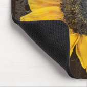 窓に雨粒が付いたひまわり マウスパッド (コーナー)