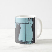 窓に黒猫の青いマグカップ コーヒーマグカップ (正面右)