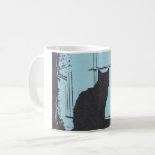 窓に黒猫の青いマグカップ コーヒーマグカップ (正面左)