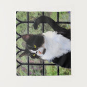 窓のオリジナル動物絵画アートに登場するタキシード猫 タペストリー (正面)
