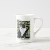 窓のオリジナル動物絵画アートに登場するタキシード猫 ボーンチャイナマグカップ (右)