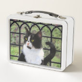窓のオリジナル動物絵画アートに登場するタキシード猫 メタルランチボックス (正面)