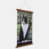 窓のオリジナル動物絵画アートに登場するタキシード猫 吊り下げ型タペストリー (傾斜あり)