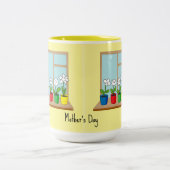 窓のポットの花 ツートーンマグカップ (中央)