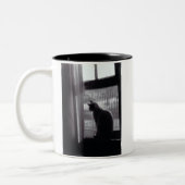 窓のマグの猫 ツートーンマグカップ (左)