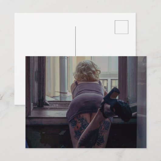 窓の中の少女 ポストカード (正面/裏面)