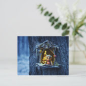 窓の冬から眺めるコーン小妖精や小人 ポストカード (スタンド正面)